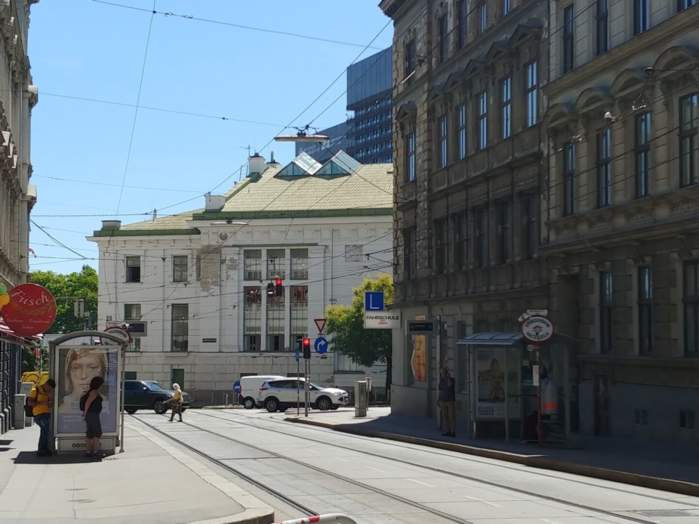 3-Zimmer mit Balkon und Terrasse beim Kutschkermarkt und AKH