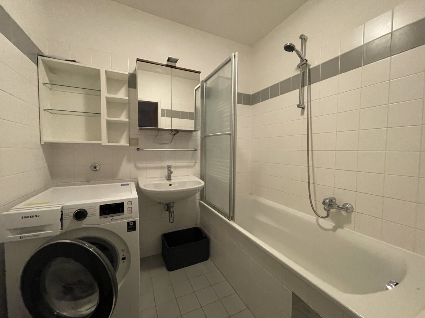 Rembrandtstraße: teilmöblierte 2 Zimmer mit Loggia (ab 01.08.2026) nahe Augarten / Taborstraße!