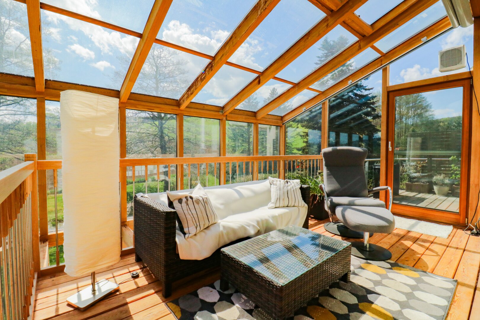 Einzigartiges Zuhause (345 m² Nfl.) mit Wintergarten, Naturteichen & Fernblick im Wienerwald