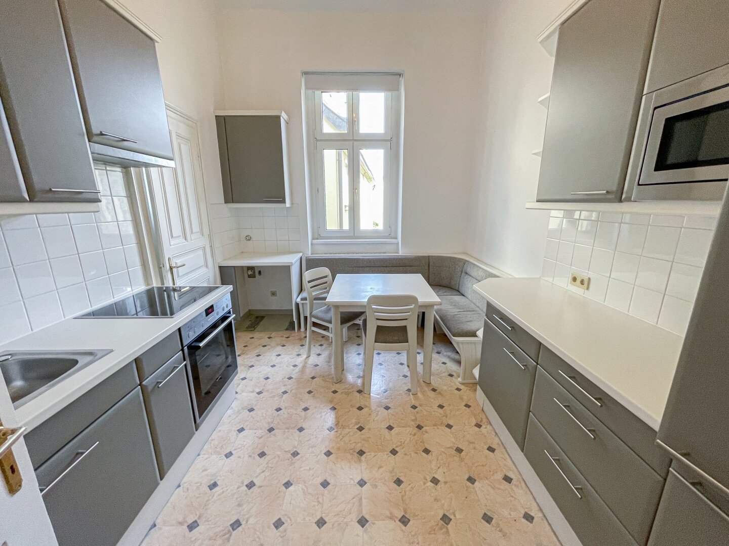 Rainer: 3-Zimmer-Altbauwohnung mit Terrasse