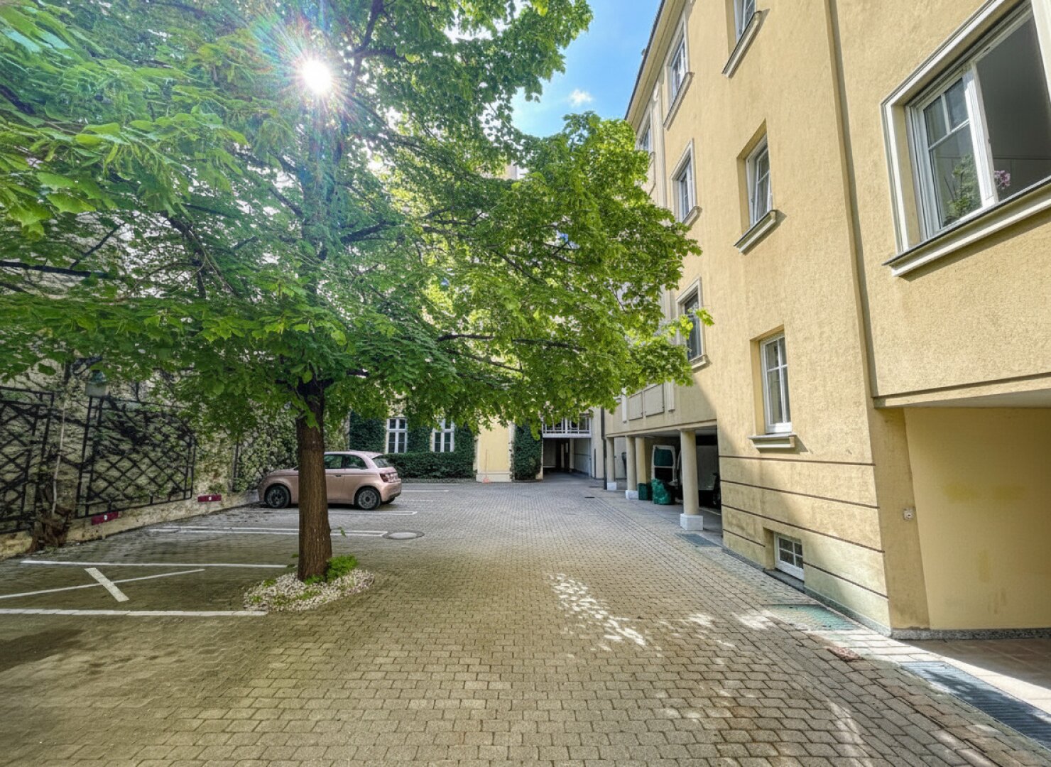 Rainer: Stilvolle 3-Zimmer-Altbauwohnung in Toplage