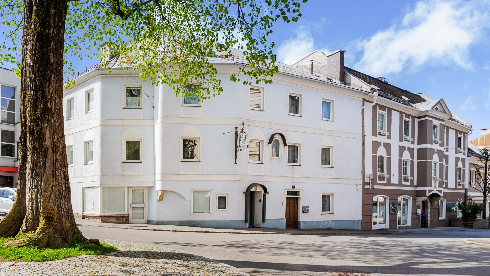 Stadthaus mit Gewerbefläche mitten im Zentrum