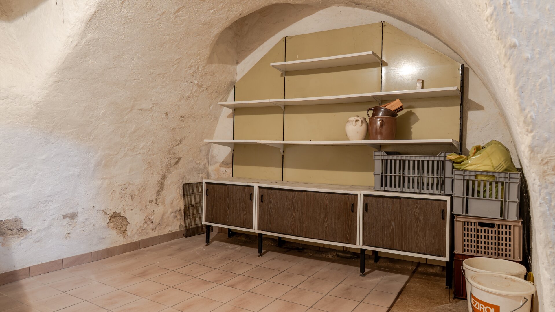 Stadthaus mit Gewerbefläche mitten im Zentrum