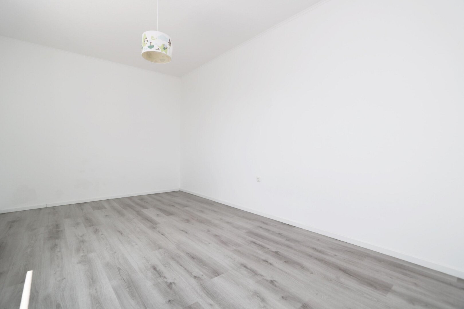 Moderne 3 Zimmer Wohnung in Wels, vollrenoviert mit Balkon und Stellplatz, 205.000 € Mietkauf möglich!