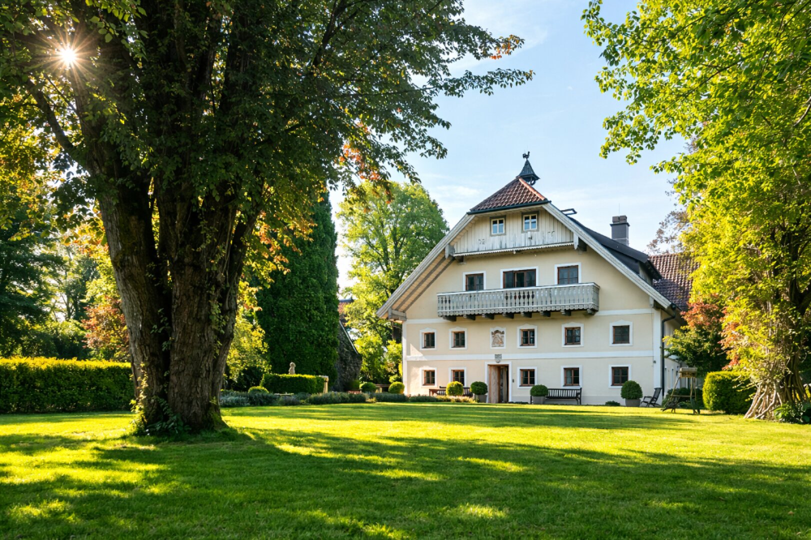 Großzügiges Anwesen auf ca. 2.000 m² Grundstück v. d. Toren Salzburg