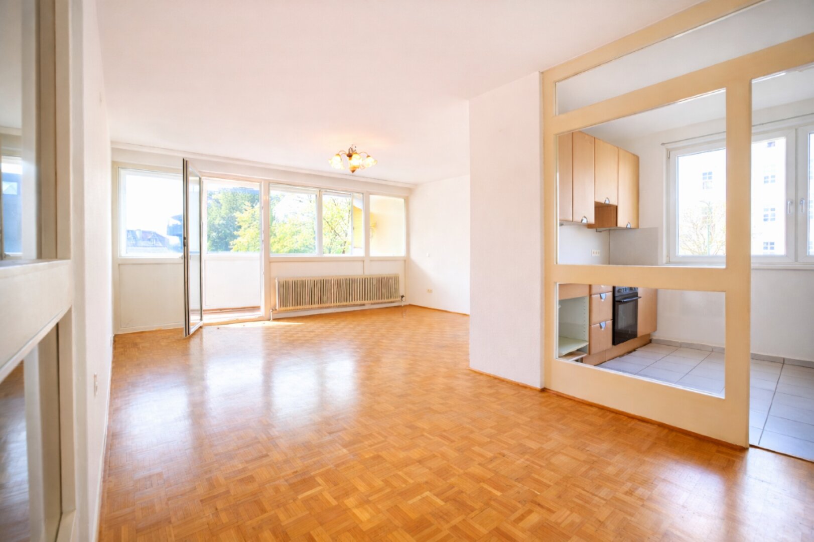 Aigen/Parsch: Zentrale und großzügige 2-Zimmer Wohnung mit Loggia