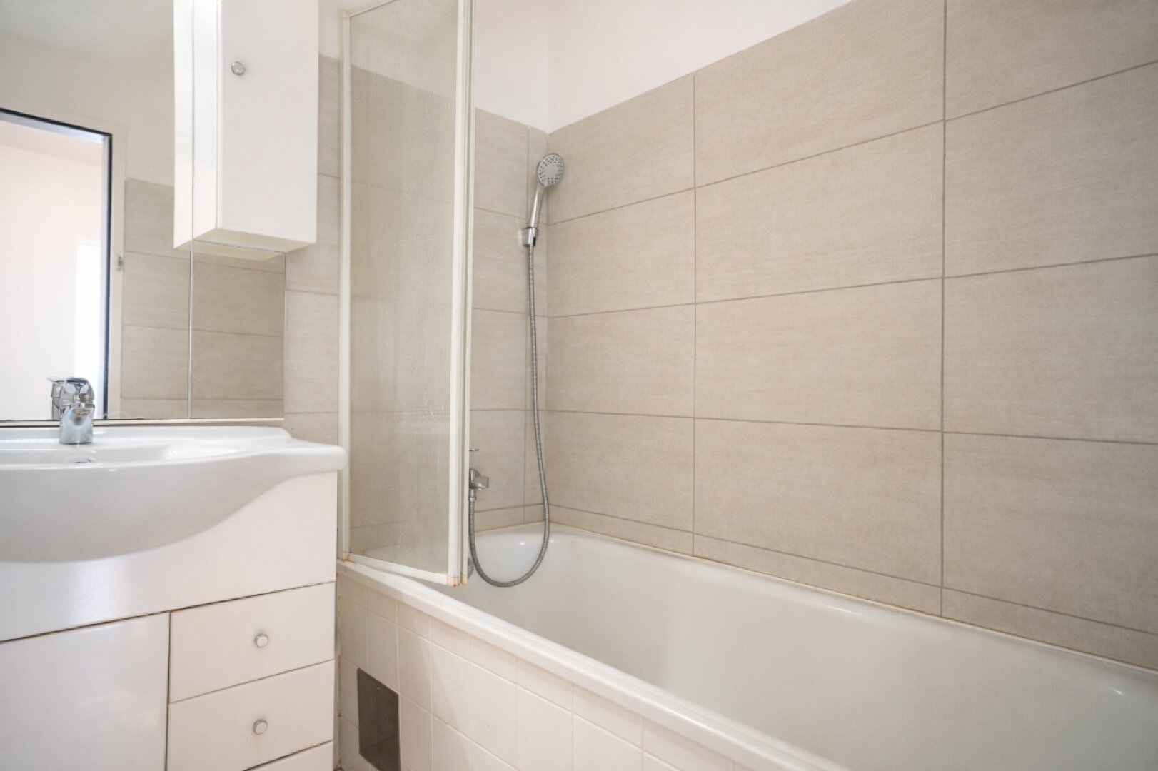 Aigen/Parsch: Zentrale und großzügige 2-Zimmer Wohnung mit Loggia