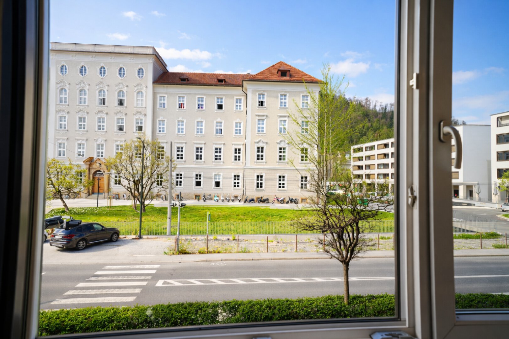 Aigen/Parsch: Zentrale und großzügige 2-Zimmer Wohnung mit Loggia
