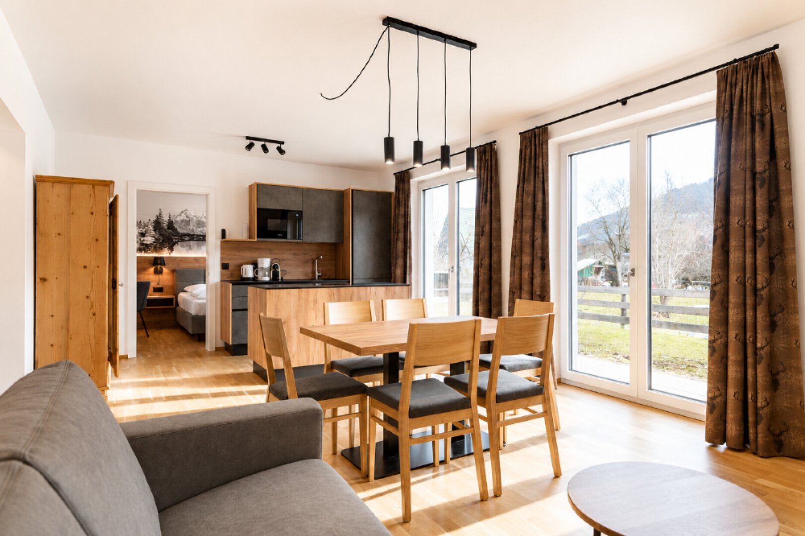 Exklusives Apartmenthaus mit 3 Wohnungen in Schladming: "Zahl eins - nimm drei!"