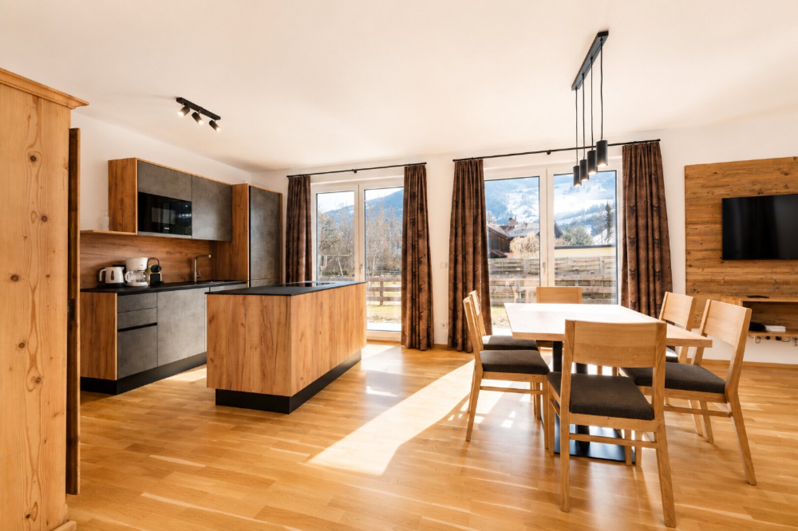 Exklusives Apartmenthaus mit 3 Wohnungen in Schladming: "Zahl eins - nimm drei!"