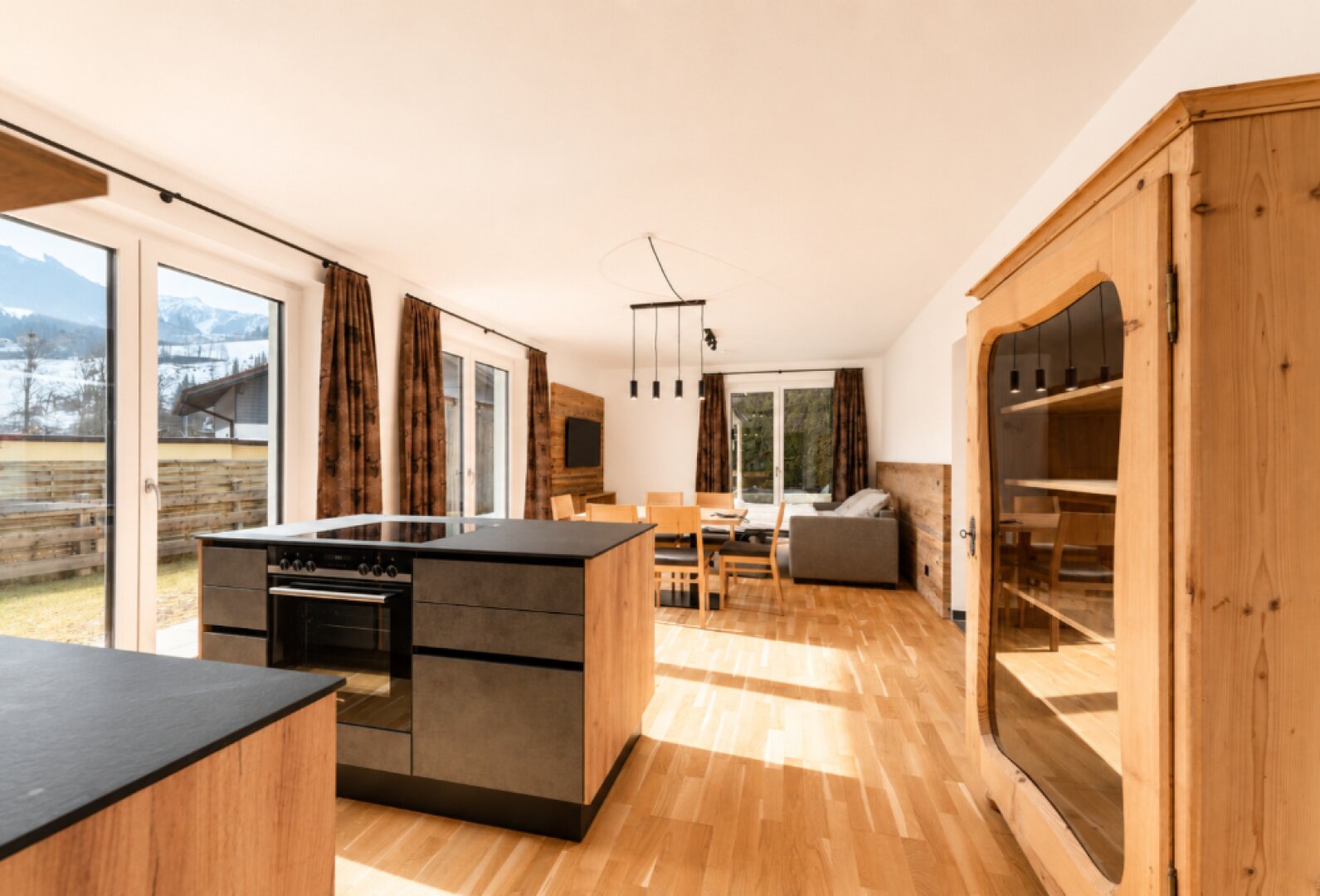 Exklusives Apartmenthaus mit 3 Wohnungen in Schladming: "Zahl eins - nimm drei!"
