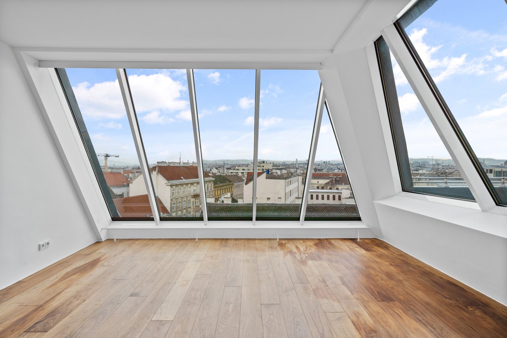 Exklusive Dachgeschoßwohnung mit Rooftop-Pool, Panorama-Terrassen, Sauna & spektakulärem Wienblick