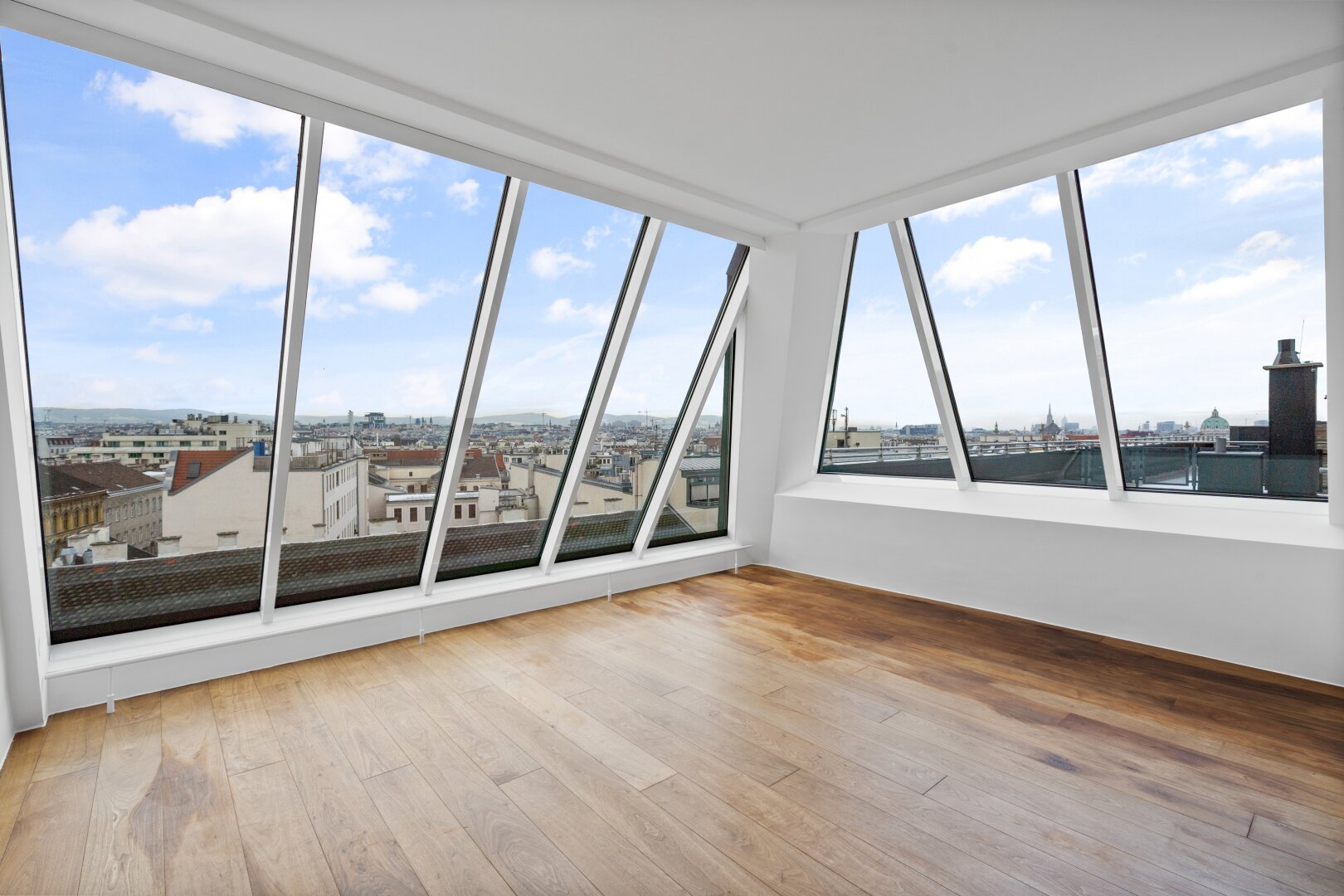 Exklusive Dachgeschoßwohnung mit Rooftop-Pool, Panorama-Terrassen, Sauna & spektakulärem Wienblick