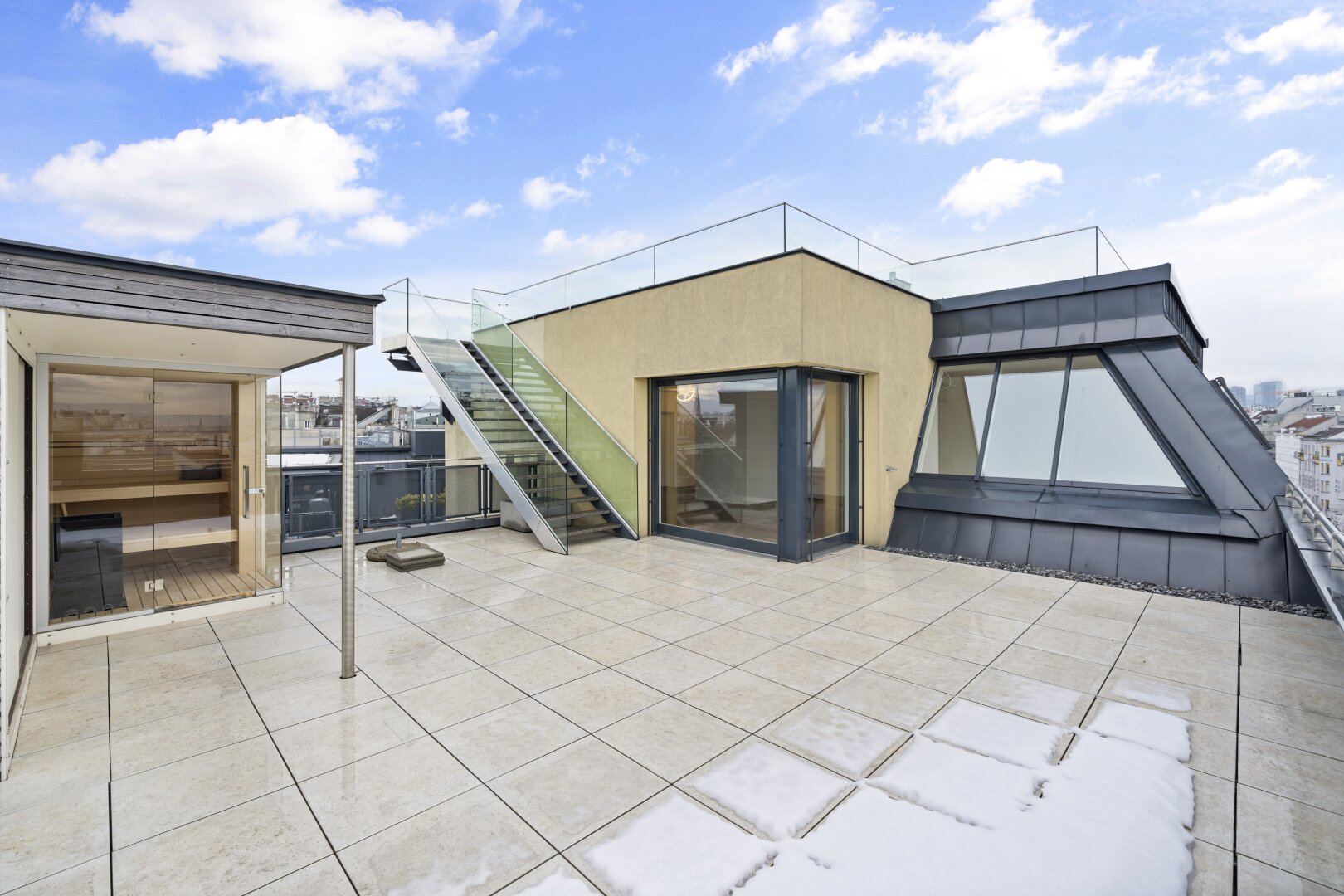 Exklusive Dachgeschoßwohnung mit Rooftop-Pool, Panorama-Terrassen, Sauna & spektakulärem Wienblick