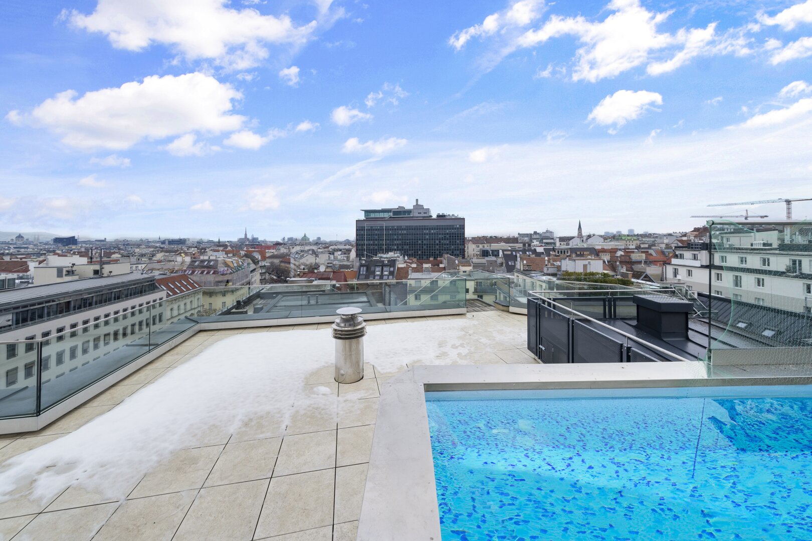 Exklusive Dachgeschoßwohnung mit Rooftop-Pool, Panorama-Terrassen, Sauna & spektakulärem Wienblick