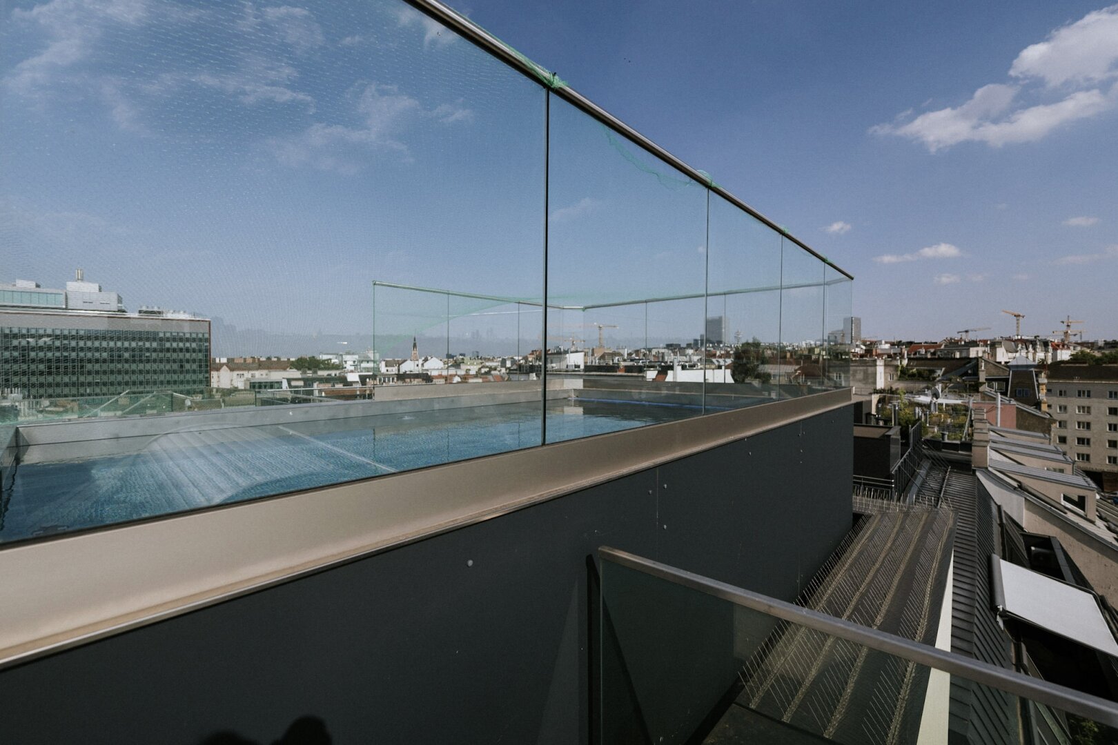 Exklusive Dachgeschoßwohnung mit Rooftop-Pool, Panorama-Terrassen, Sauna & spektakulärem Wienblick