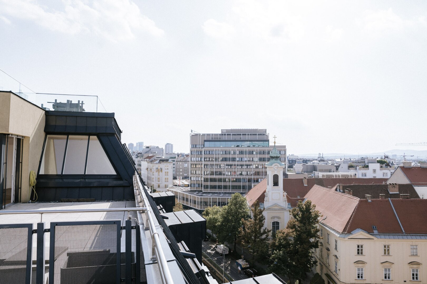 Exklusive Dachgeschoßwohnung mit Rooftop-Pool, Panorama-Terrassen, Sauna & spektakulärem Wienblick