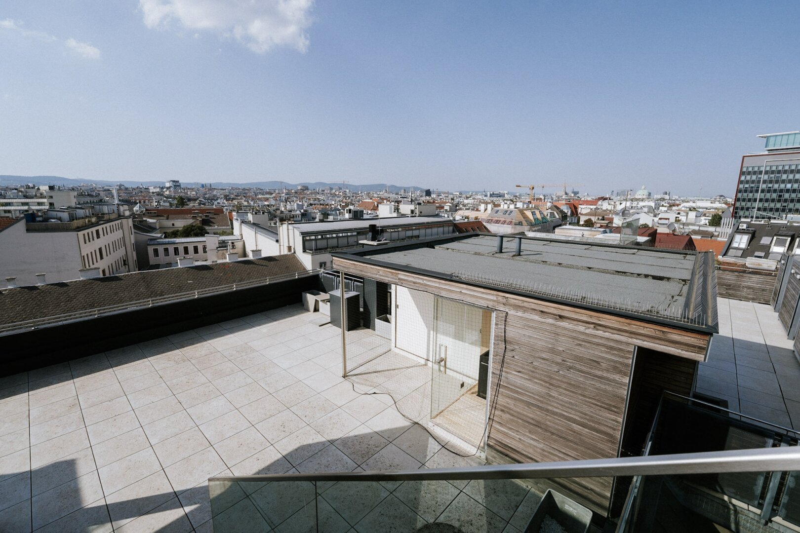 Exklusive Dachgeschoßwohnung mit Rooftop-Pool, Panorama-Terrassen, Sauna & spektakulärem Wienblick