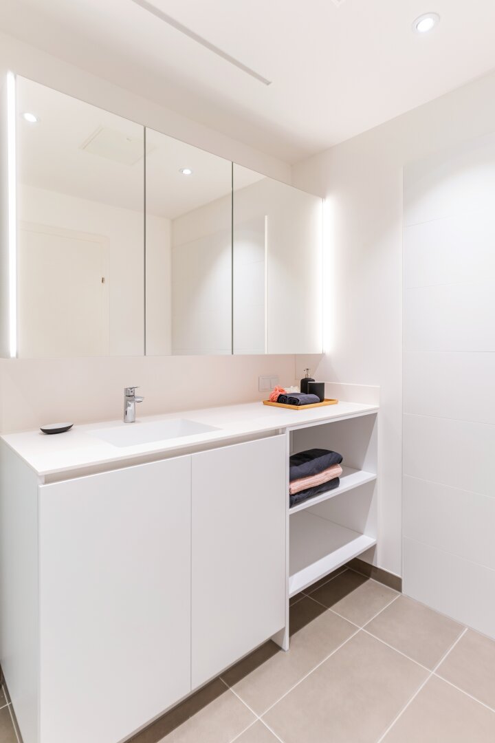 All inclusive mit Riesenbalkon!!! Strom, Heizung, Fitnessraum, Internet + TV und Concierge inklusive!