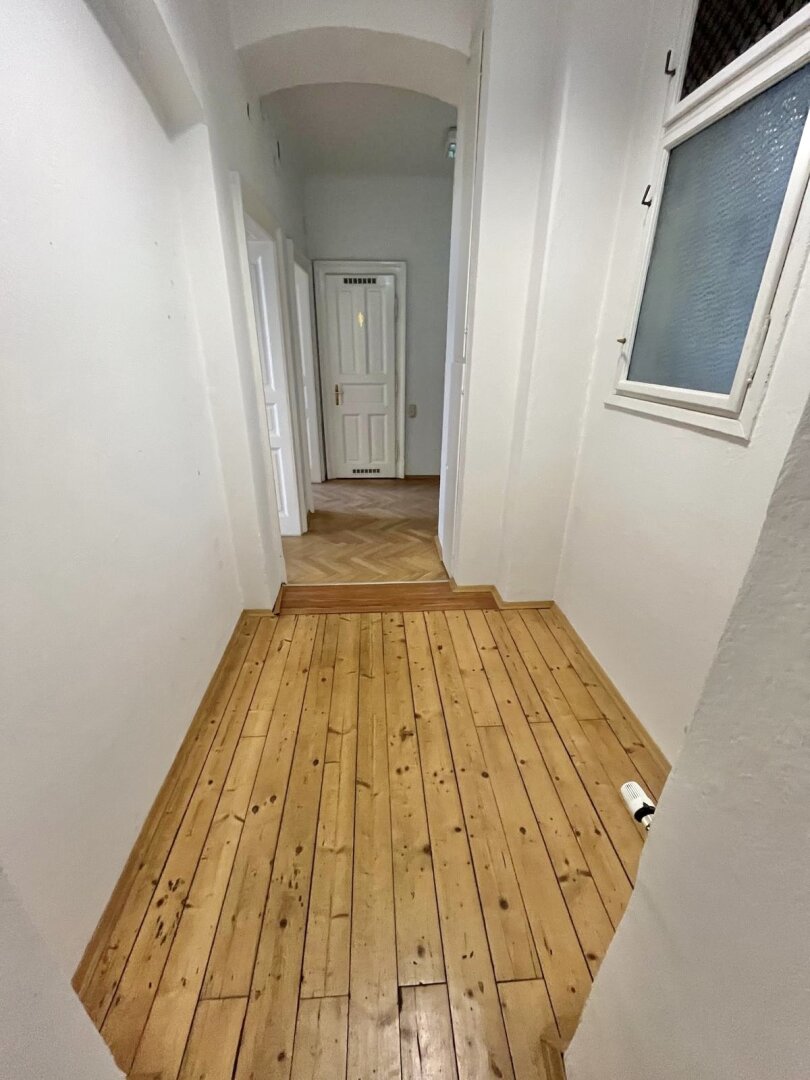 Unbefristetes  Büro/ Praxis mit großzügiger Raumaufteilung und Balkon mit Gartenblick in Citylage 8010 Graz