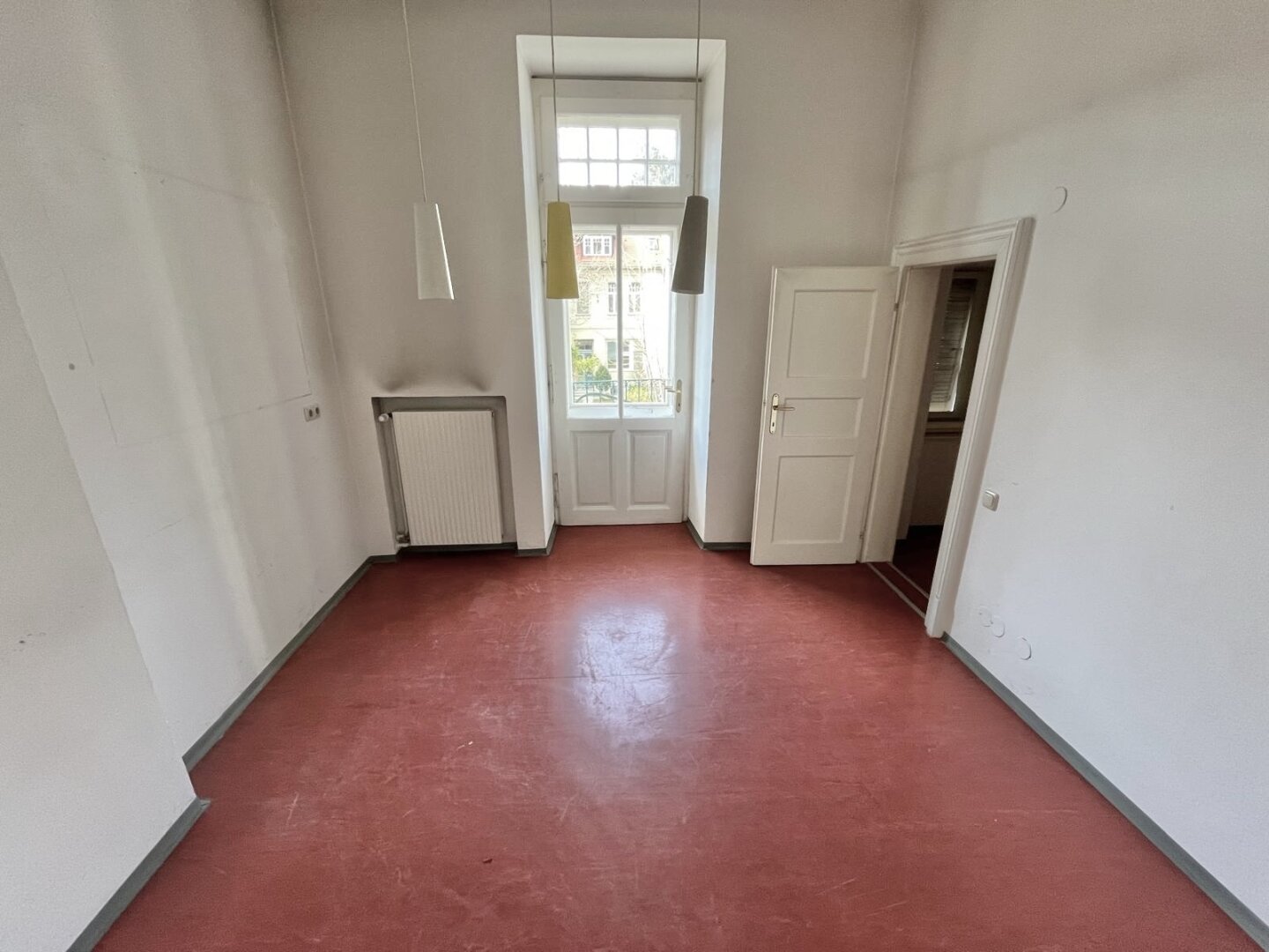 Unbefristetes  Büro/ Praxis mit großzügiger Raumaufteilung und Balkon mit Gartenblick in Citylage 8010 Graz