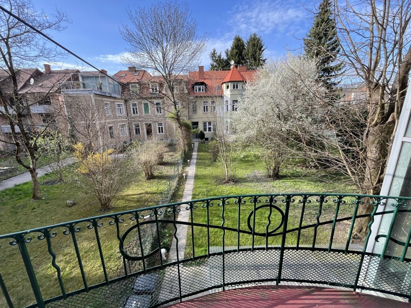Unbefristetes  Büro/ Praxis mit großzügiger Raumaufteilung und Balkon mit Gartenblick in Citylage 8010 Graz