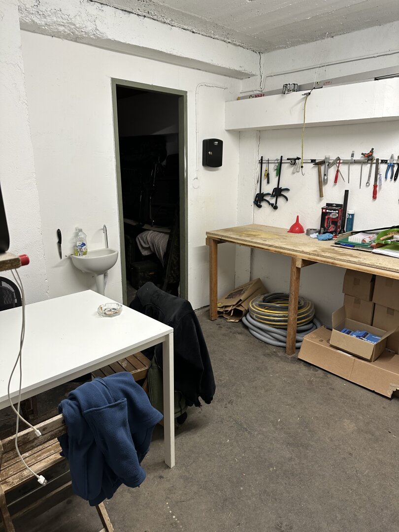 Lager und Garage in zentraler Lage.