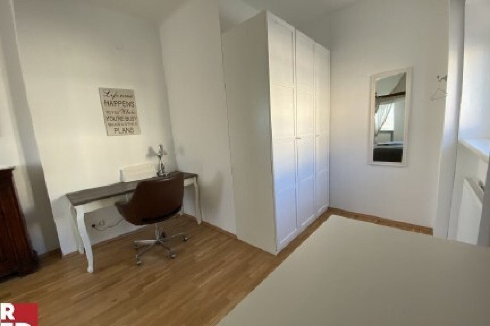 Ecke mit Schreibtisch