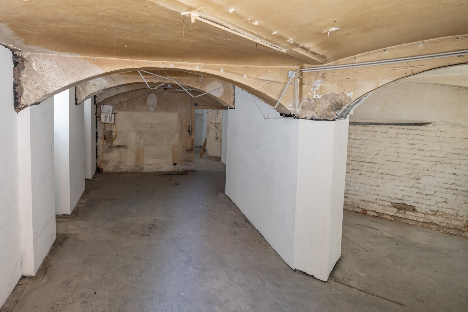 Urbanes Juwel mit Gewölbe-Charme: 208 m² Potenzial nahe Mariahilfer Straße