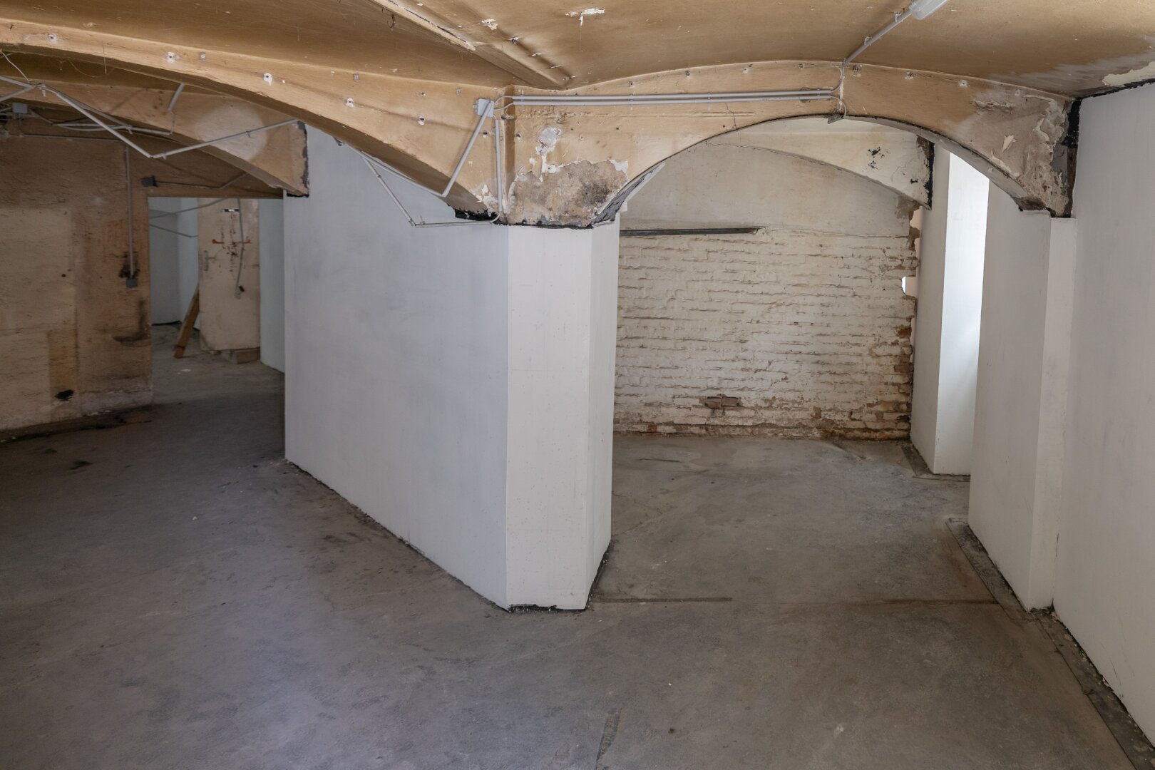 Urbanes Juwel mit Gewölbe-Charme: 208 m² Potenzial nahe Mariahilfer Straße