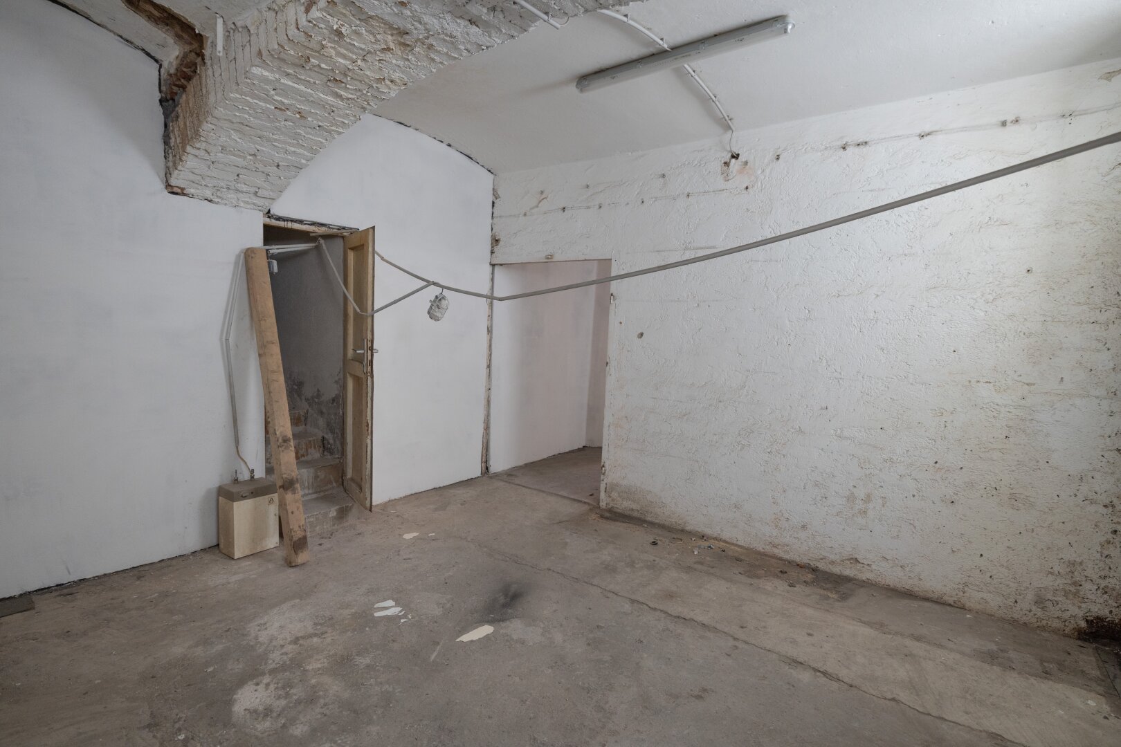 Urbanes Juwel mit Gewölbe-Charme: 208 m² Potenzial nahe Mariahilfer Straße