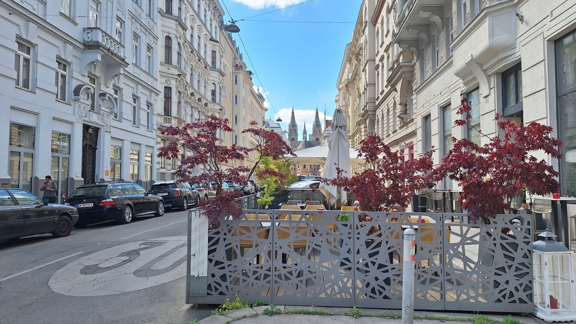 eine kleine Plauderei gleich um die Ecke