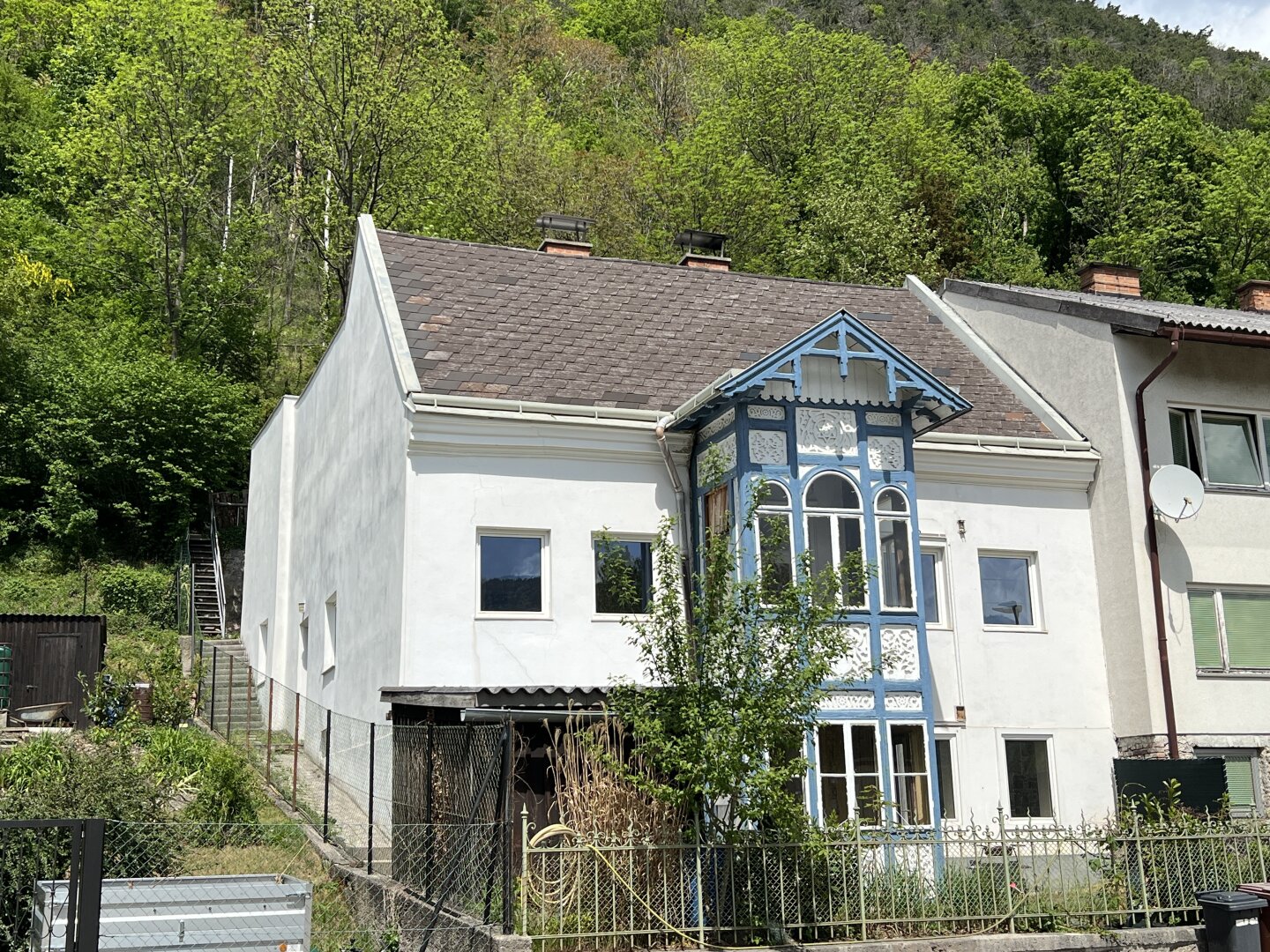 Schlossblick! Charmantes Einfamilienhaus in Gloggnitz am Silbersberg!!