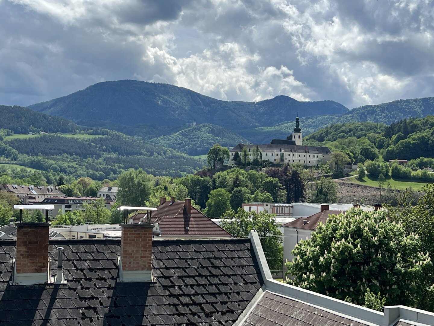 Schlossblick! Charmantes Einfamilienhaus in Gloggnitz am Silbersberg!!