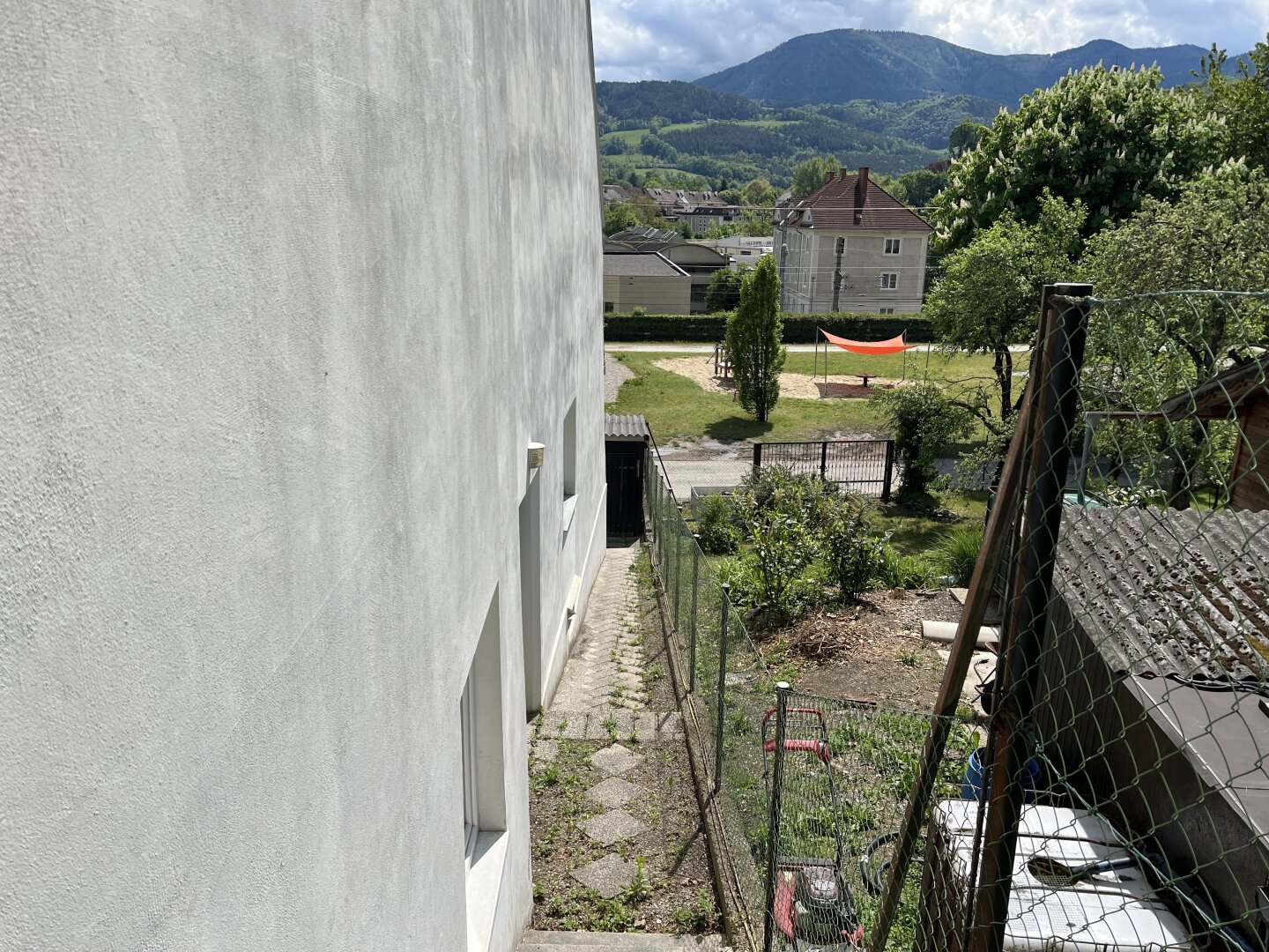 Schlossblick! Charmantes Einfamilienhaus in Gloggnitz am Silbersberg!!