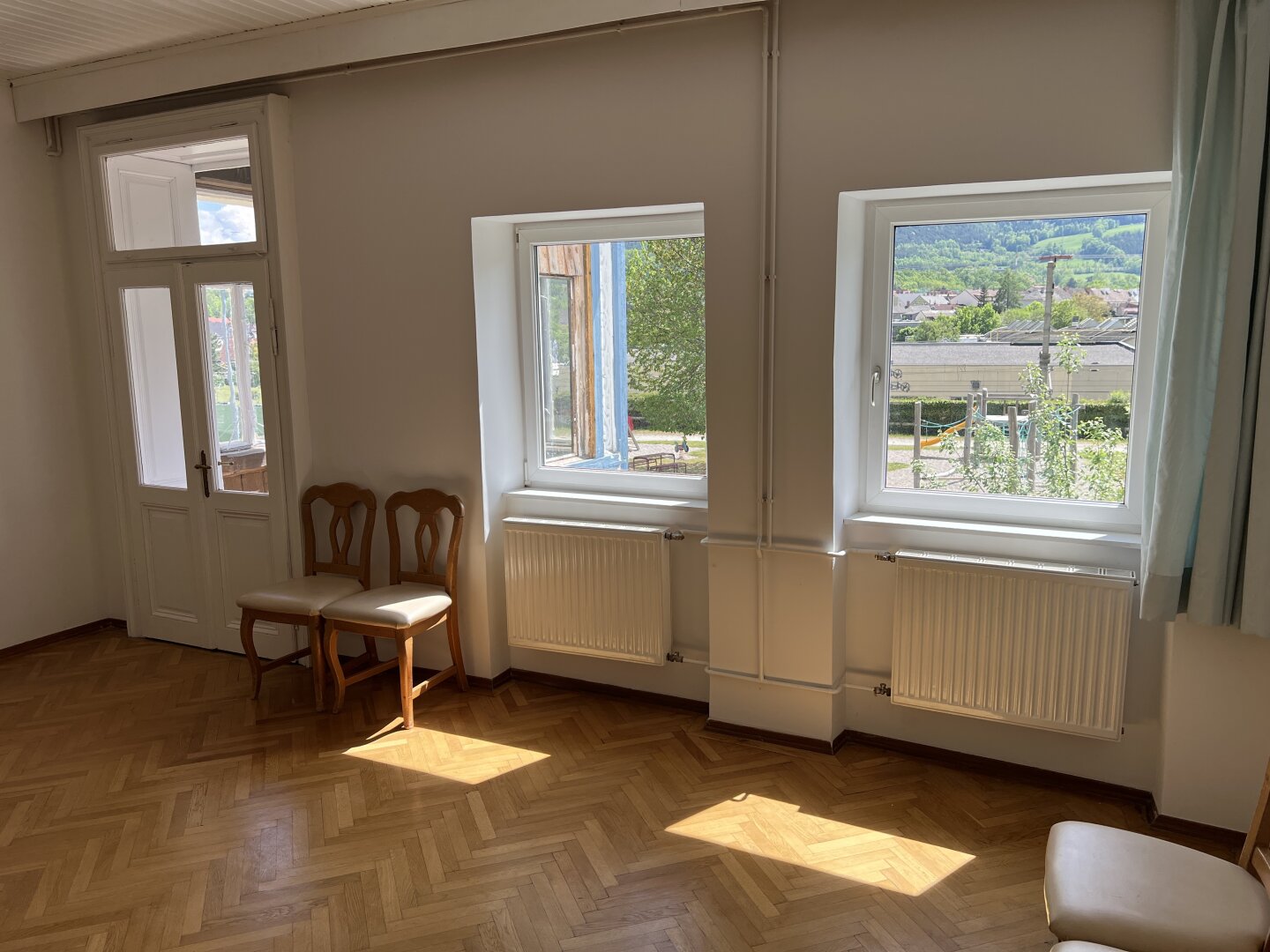 Schlossblick! Charmantes Einfamilienhaus in Gloggnitz am Silbersberg!!