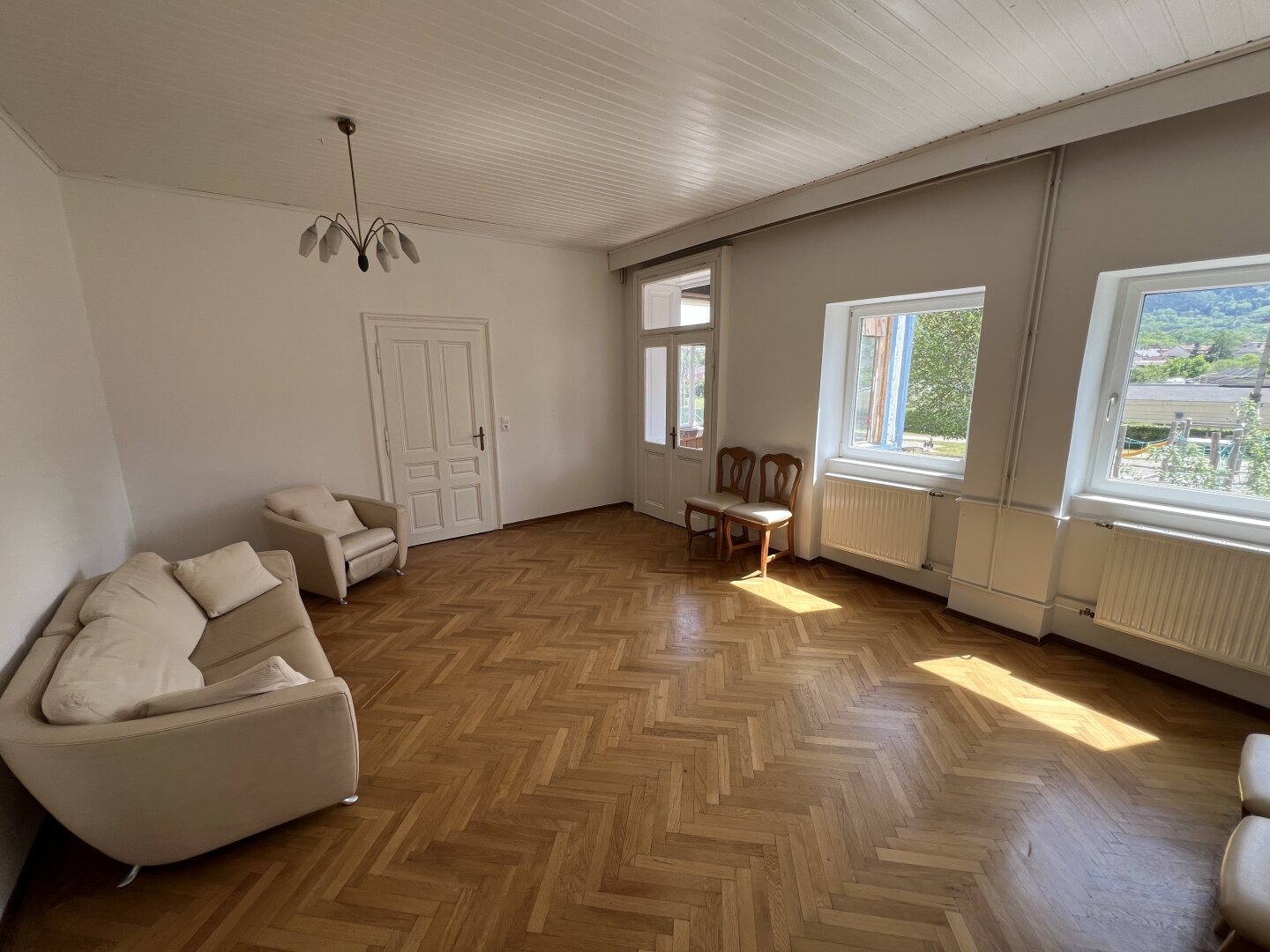 Schlossblick! Charmantes Einfamilienhaus in Gloggnitz am Silbersberg!!