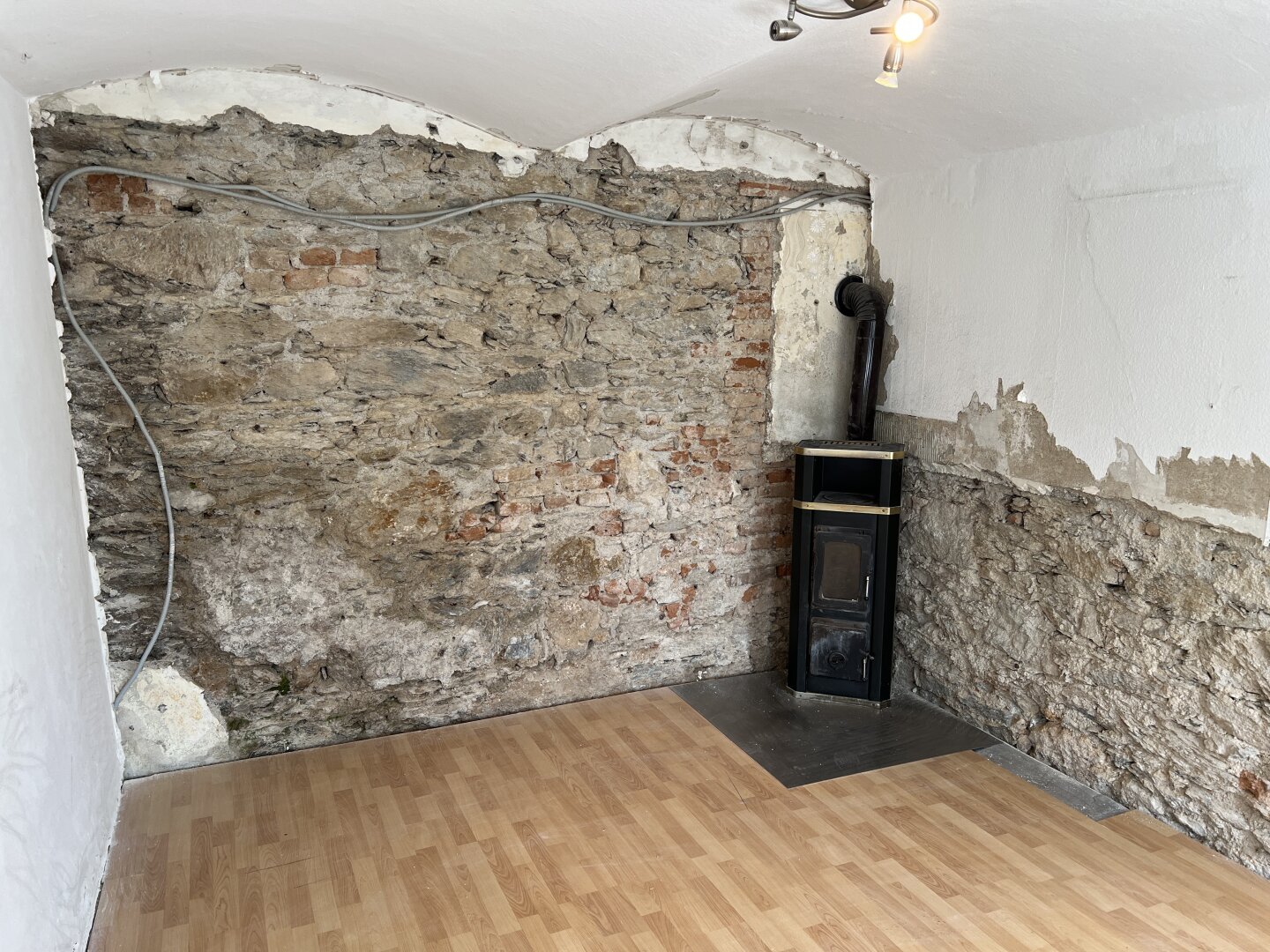 Schlossblick! Charmantes Einfamilienhaus in Gloggnitz am Silbersberg!!