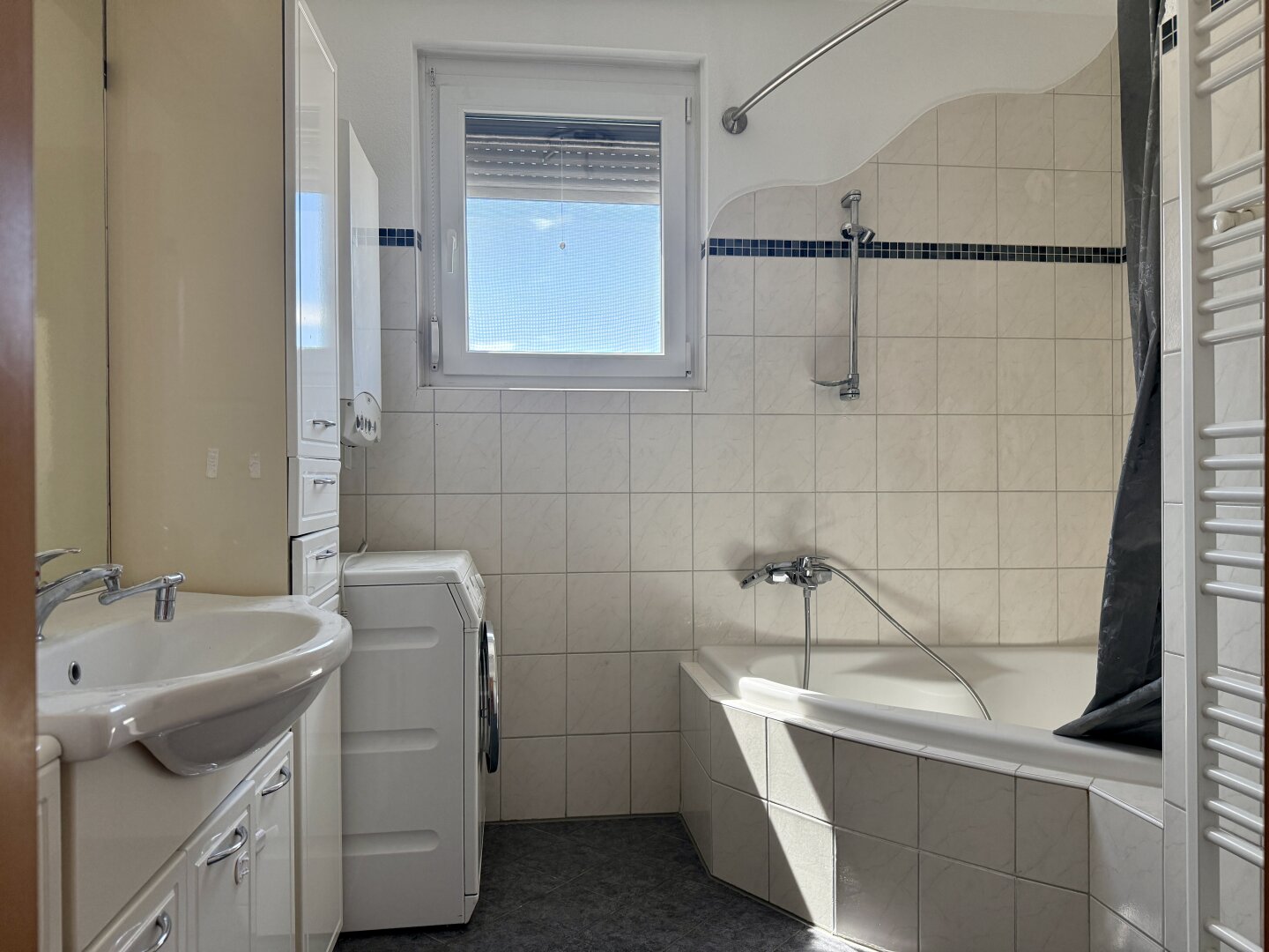 Domblick – helle 3Z-Wohnung auf ca. 82m² Wfl. inkl. anmietbarem Parkplatz zu kaufen!