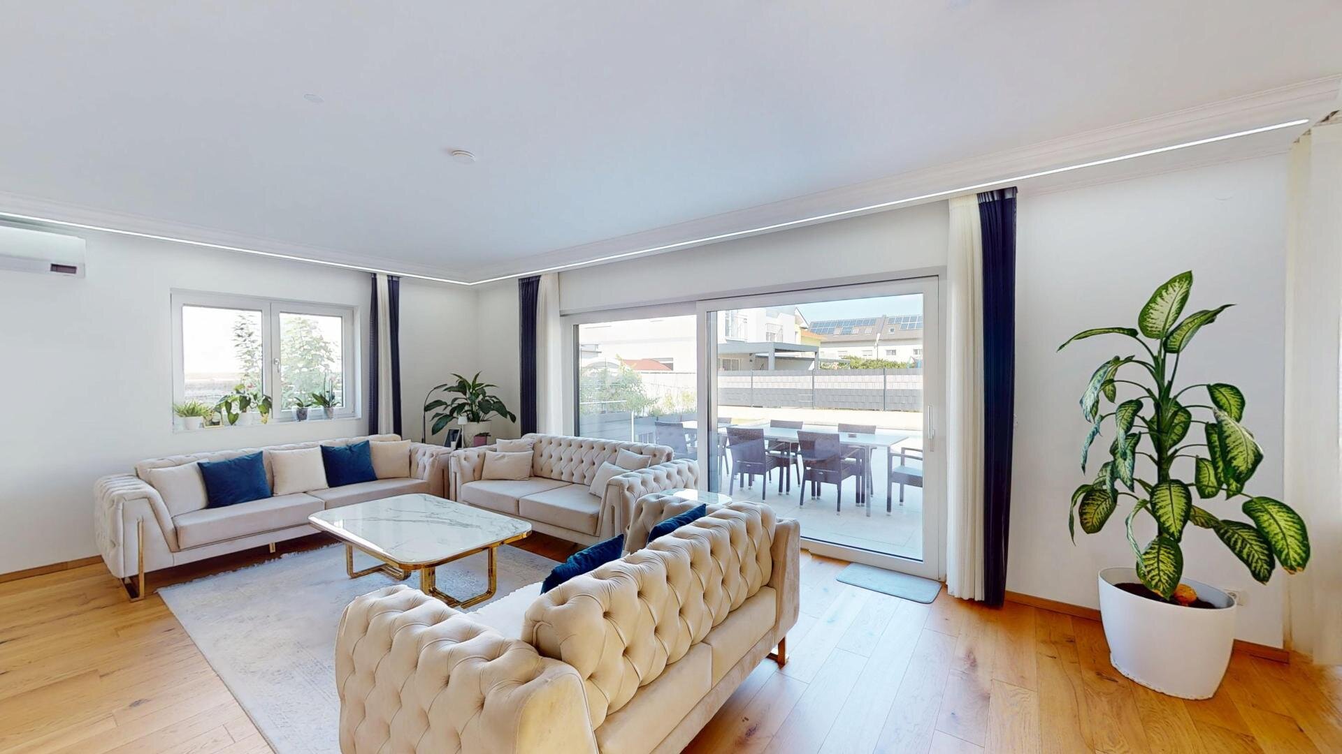 Wohnzimmer Blick in den Garten