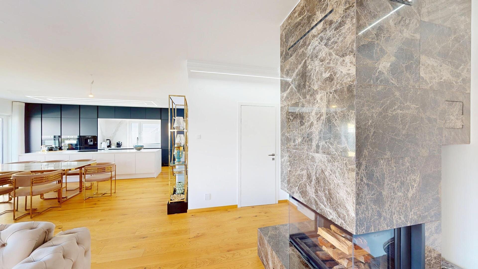 Marmorkamin Wohnzimmer