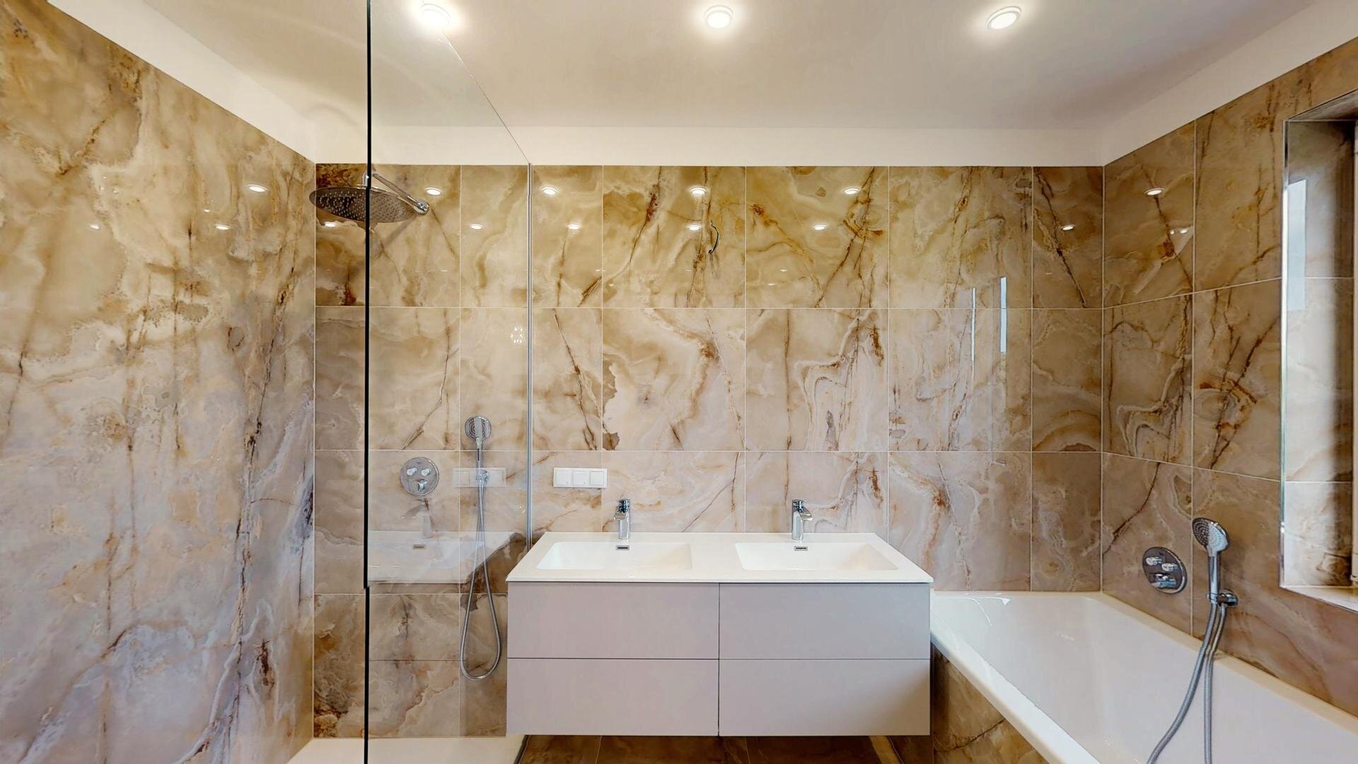 Luxusbad Obergeschoss