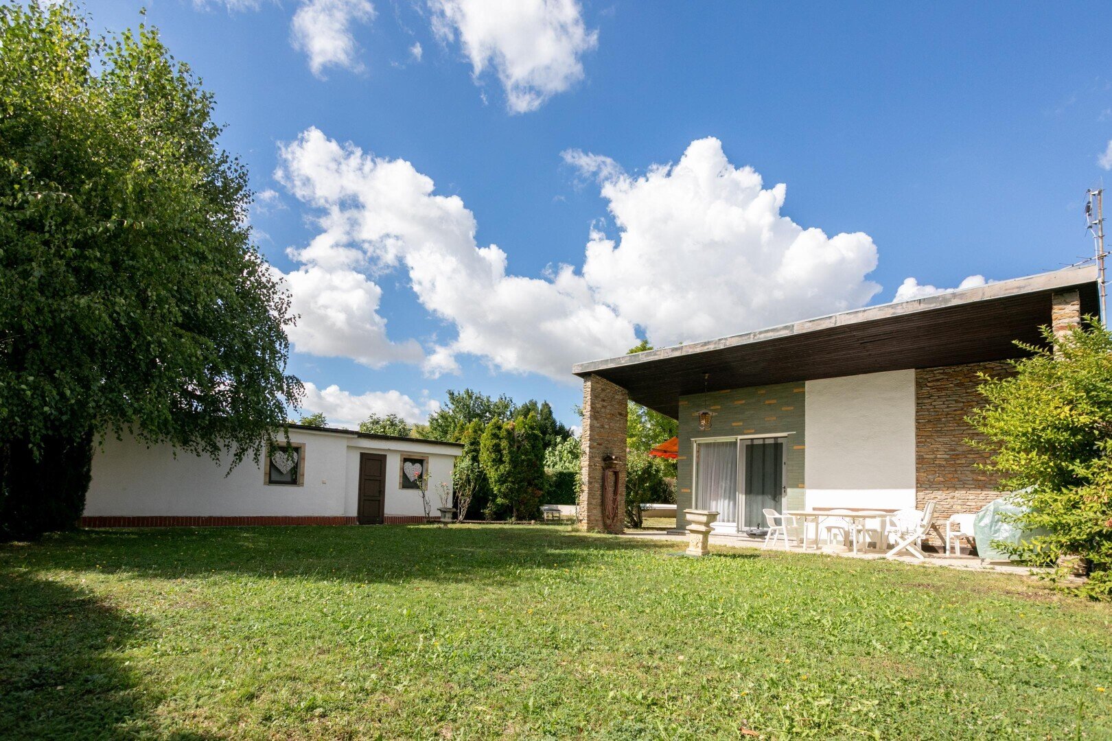 02 GST Straßenansicht