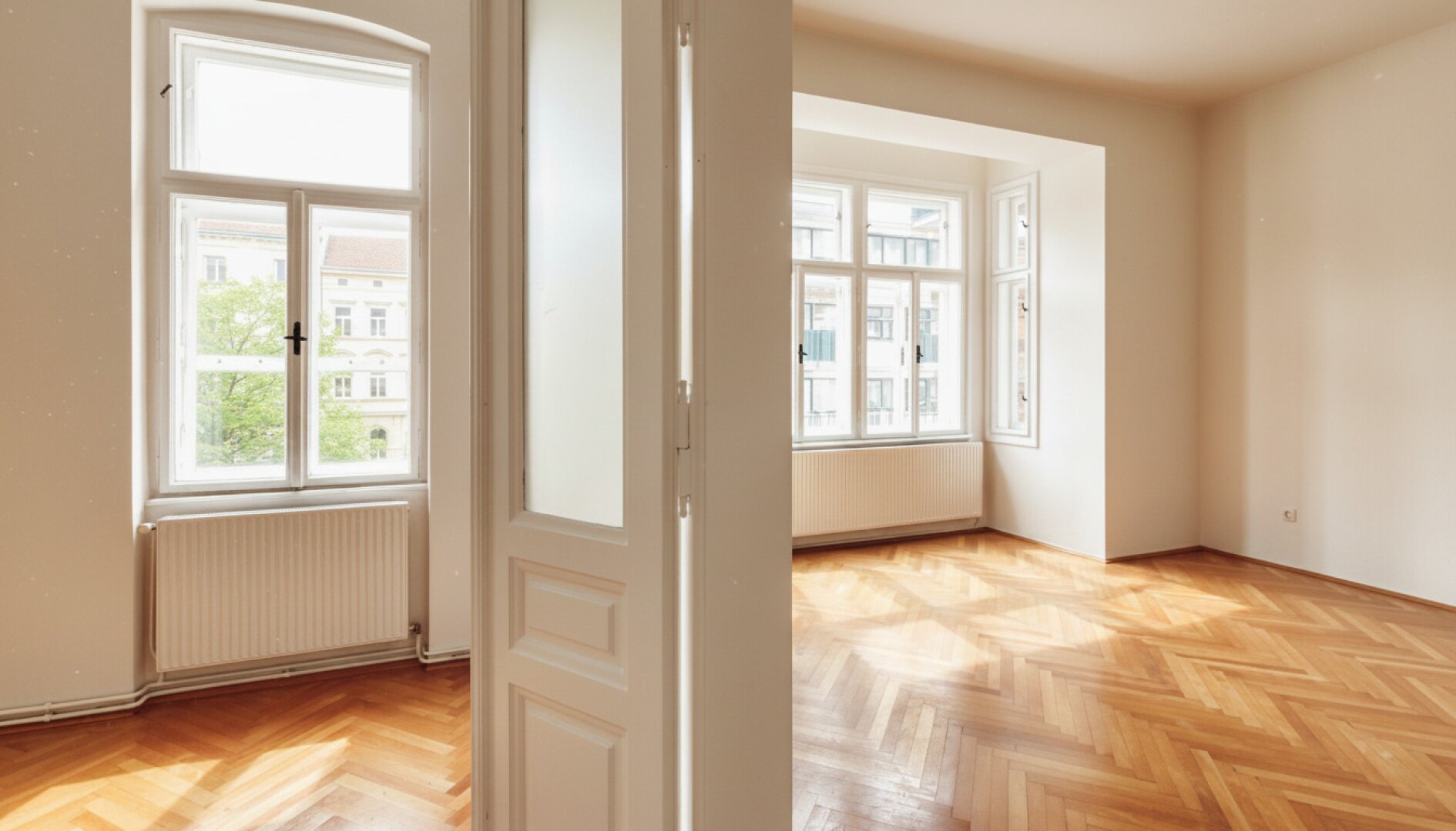 Verbindung zu beiden Räumen strassenseitig