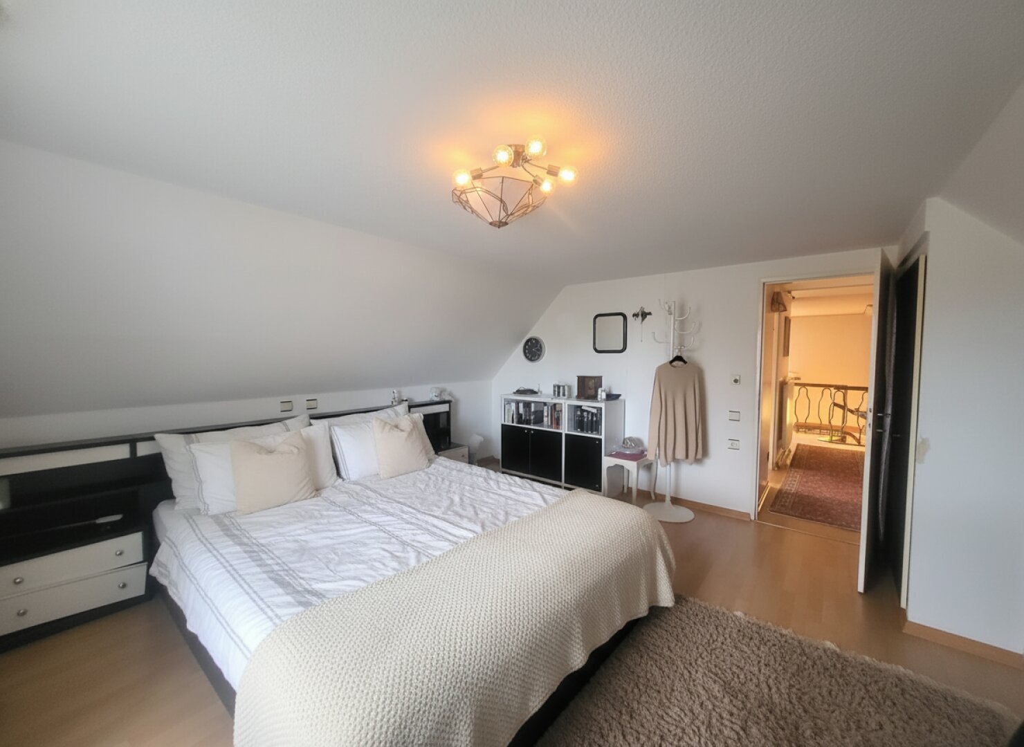 Wer küsst mich wach?