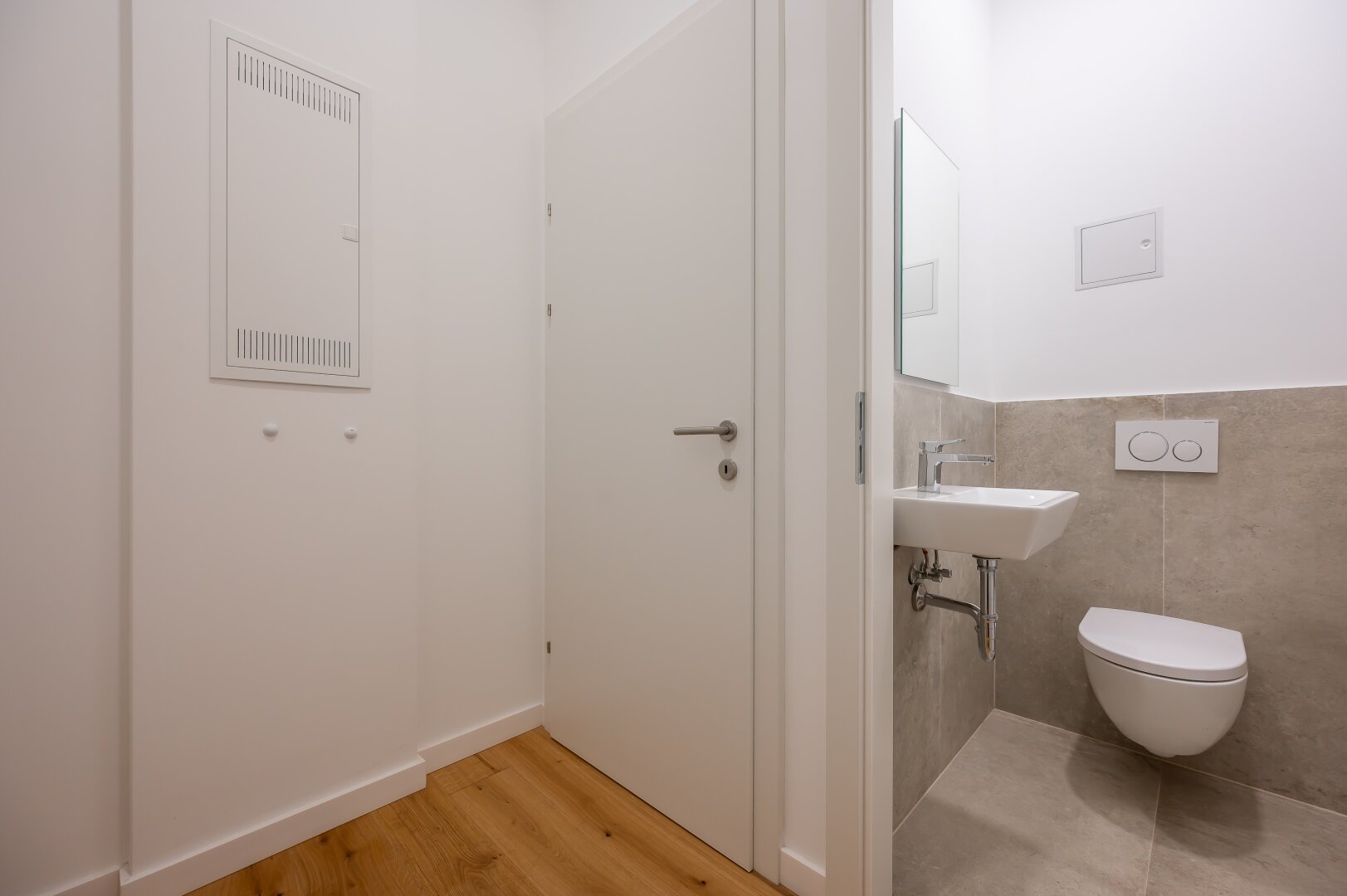 Vorraum | WC mit Gästewaschbecken