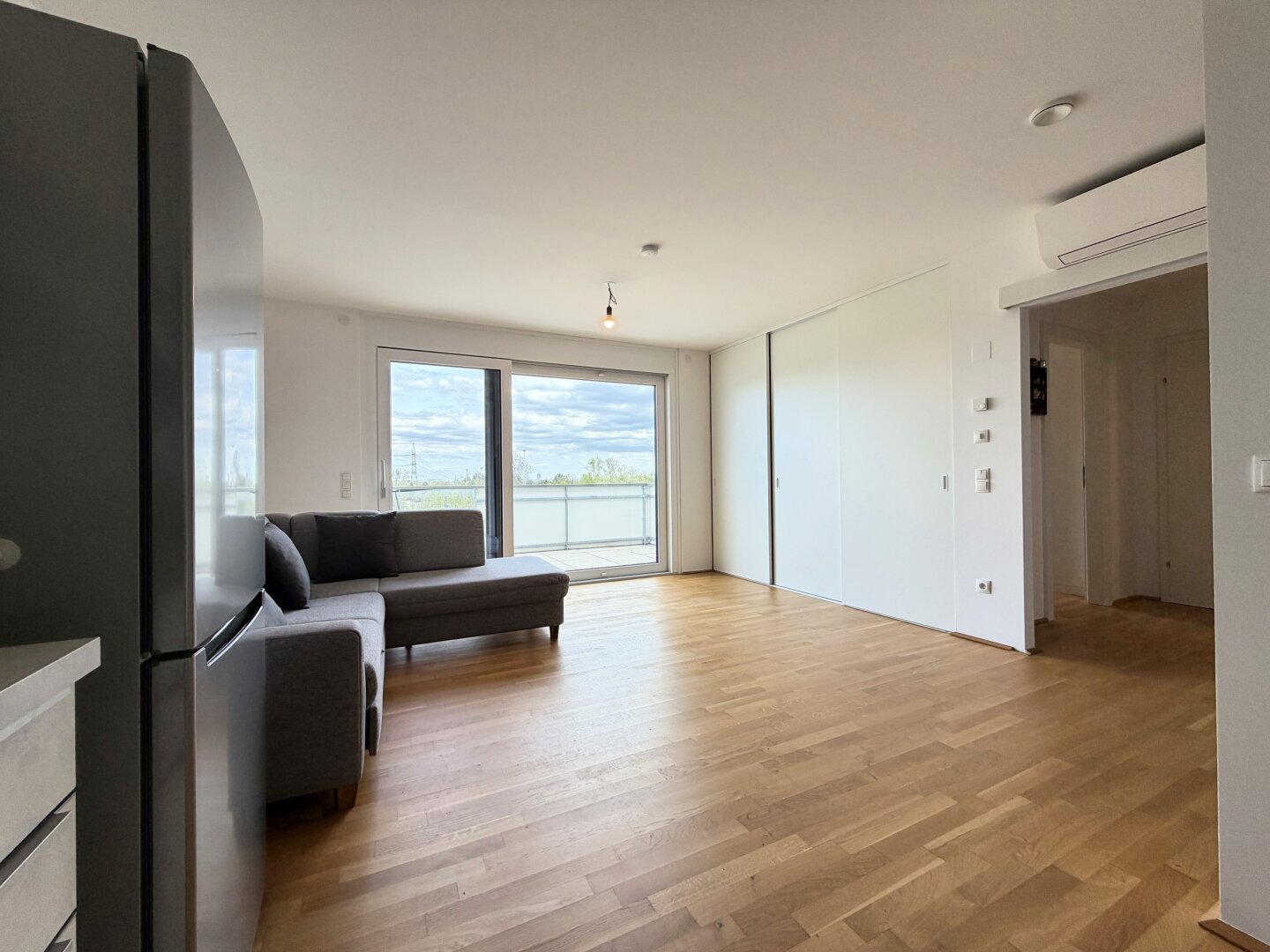 Moderne 2-Zi-Terrassenwohnung mit Pool & Sauna am Fuße des Bisamberges