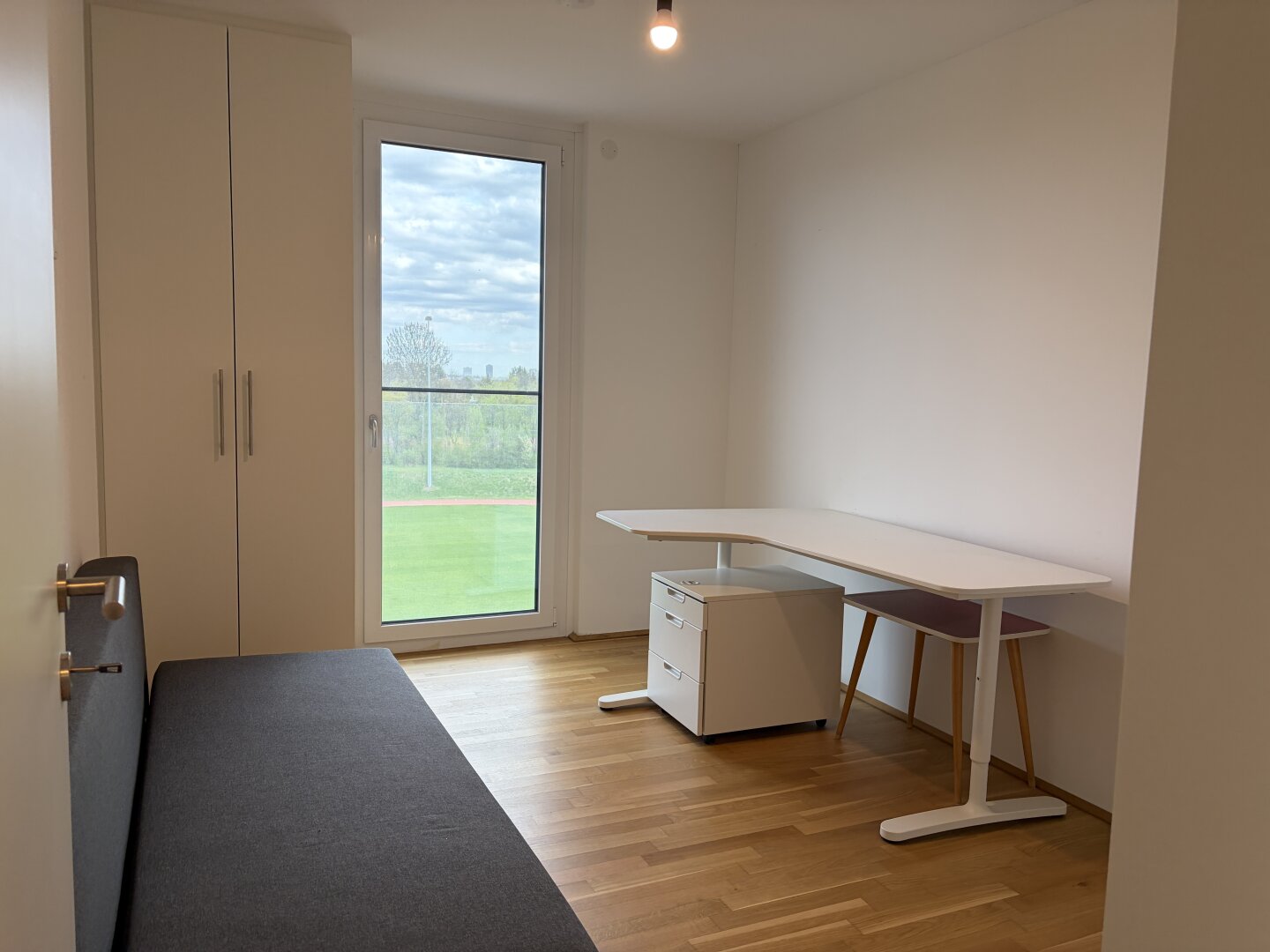 Schlafzimmer mit Einbaumöbel