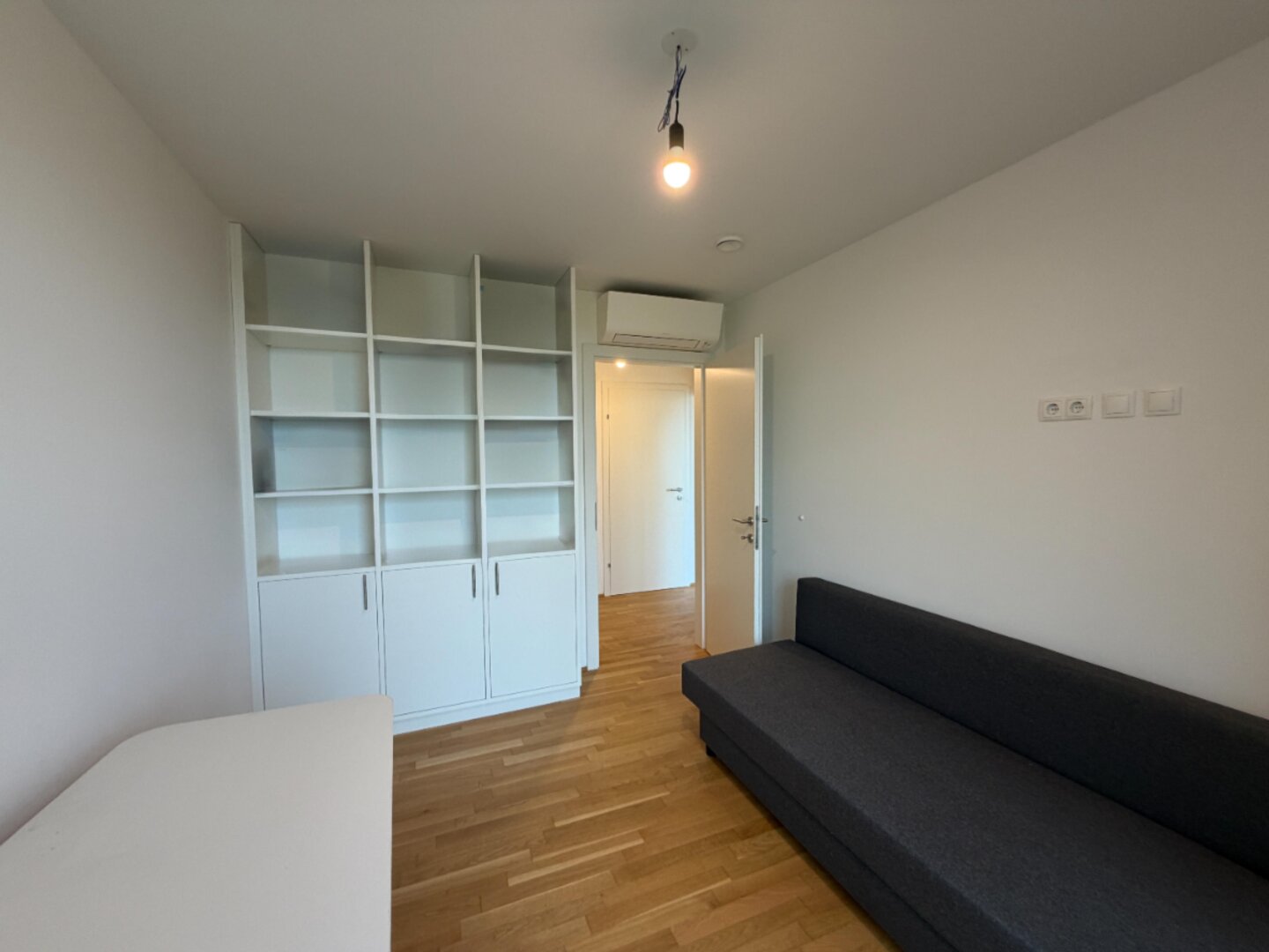 Schlafzimmer mit Einbaumöbel