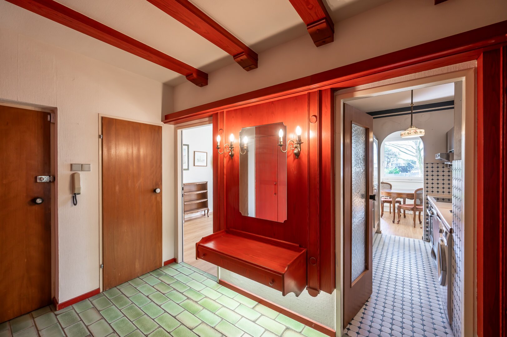 Vorzimmer, Räume zentral begehbar
